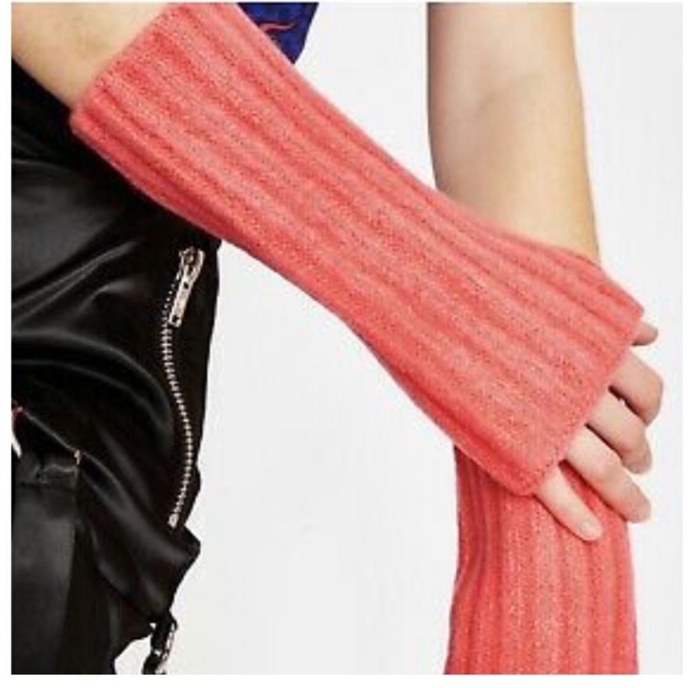 Free People Uptown Knit Wrist Arm Warmers Hot pink - Picture 2 of 8